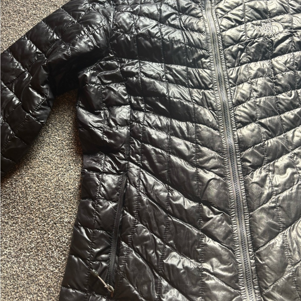 Sz S The North Face Thermoball Women's Black Quilted Jacket - Picture 2 of 14